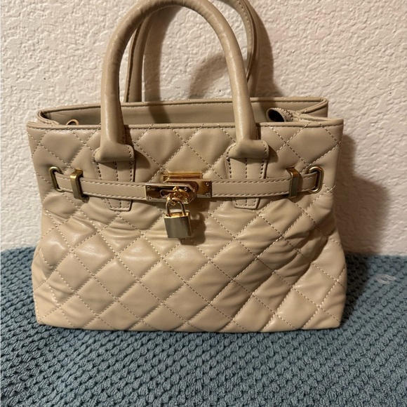 Badgley Mischka Handbags - Badgley Mischka Quilted Tan Tote